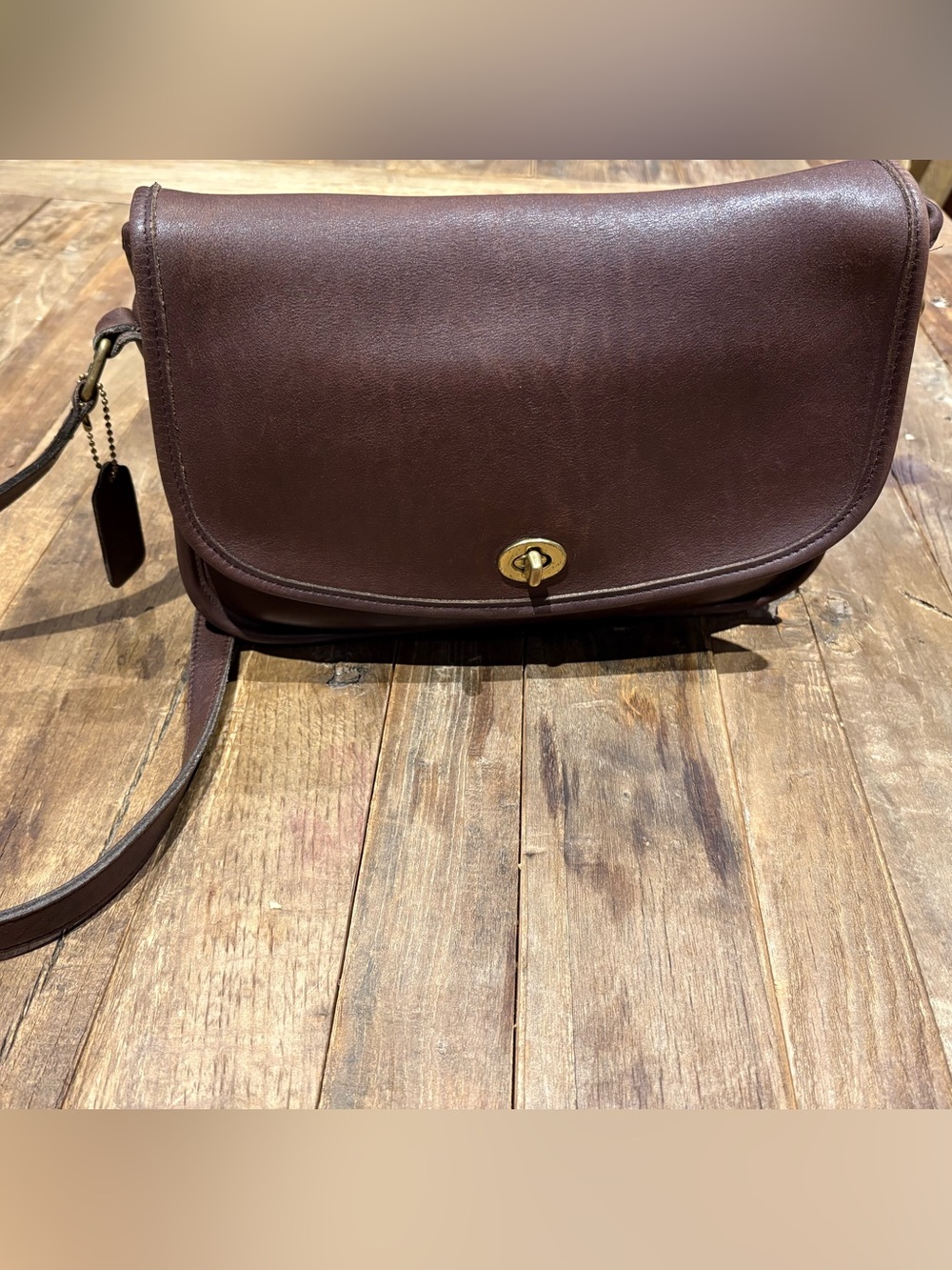 Vintage Coach City Bag very good condition. Dk brown glove tanned leather